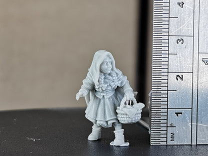 Red Riding Hood by Vae Victis Miniatures 28mm Fantasy Female Miniature  VVM 0124