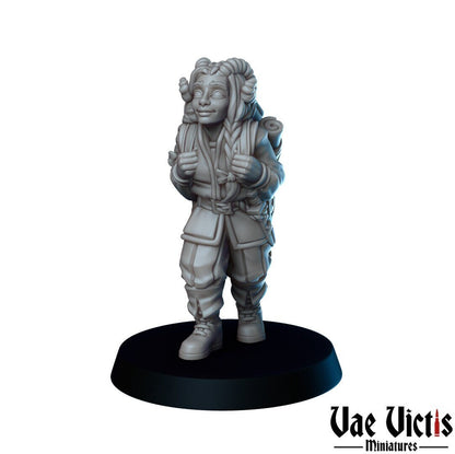 Aspiring Adventurer by Vae Victis Miniatures 32mm Scale Fantasy Miniature  VVM 0011