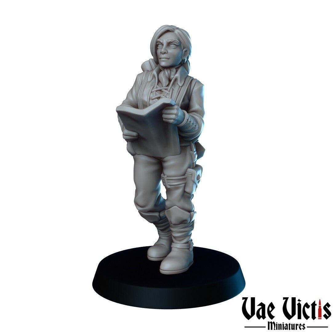 Cartographer by Vae Victis Miniatures 32mm Scale Fantasy Miniature  VVM 0011