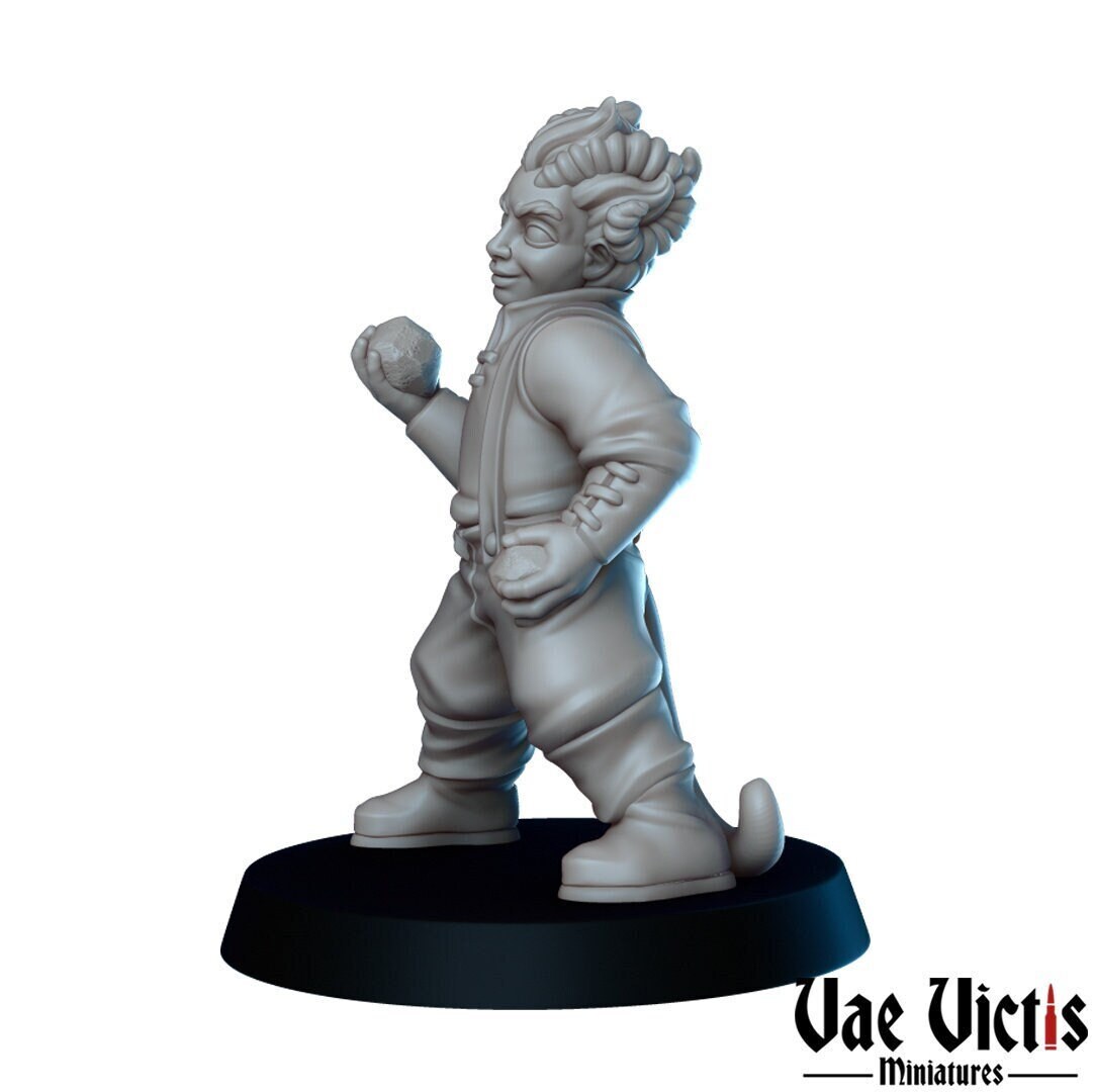 Tiefling Boy/Girl by Vae Victis Miniatures 32mm Scale Fantasy Miniature  VVM 0015